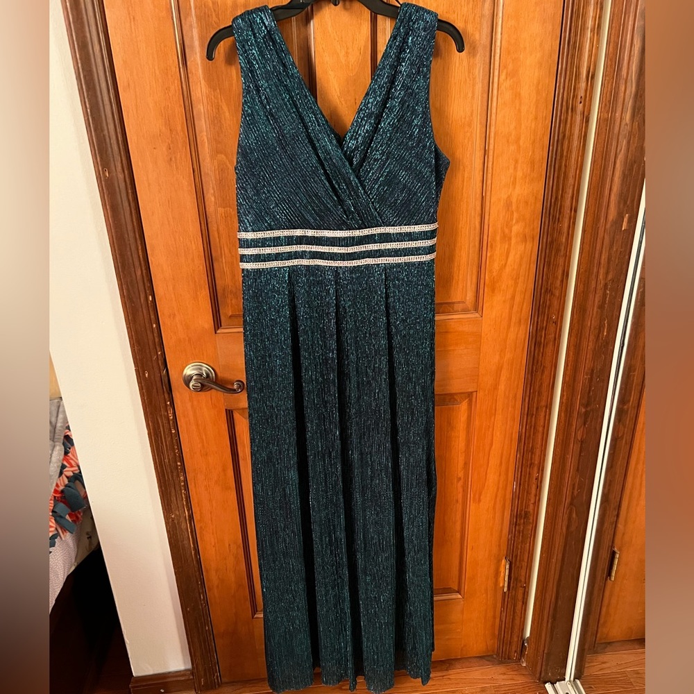 R & M Richards Formal floor length gown Sz 12